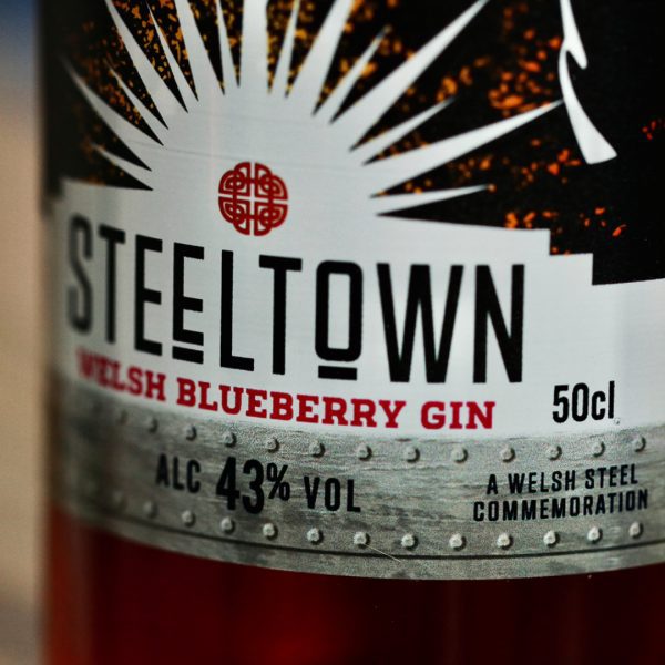 Spirit of Wales_ Steeltown_Blueberry Welsh Gin CU Spirit of Wales_ Steeltown_Blueberry Welsh Gin CU